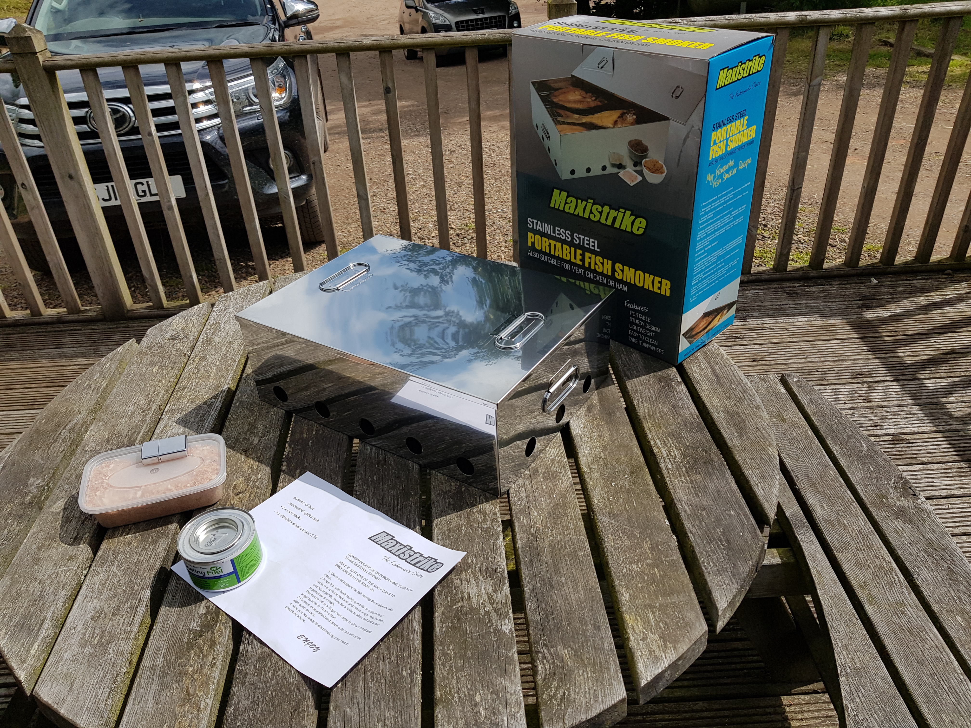 STAINLESS STEEL FISH SMOKER COMPLETE WITH FUEL AND OAK SAWDUST